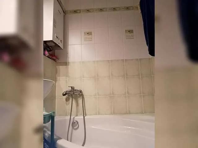 AnyaSweet18's avatar