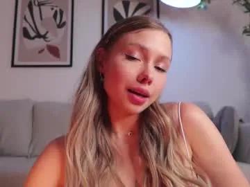 elliemore on Chaturbate 