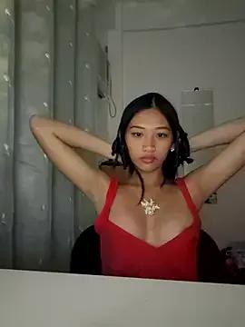 Bunny72772 on StripChat 