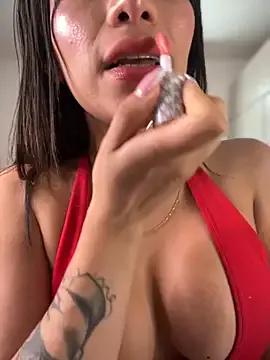 Emmily_19 on StripChat 