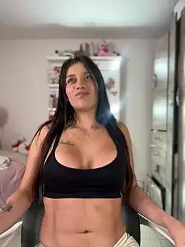 Emmily_19 on StripChat 