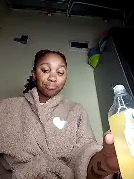 Hannah_107 on StripChat 