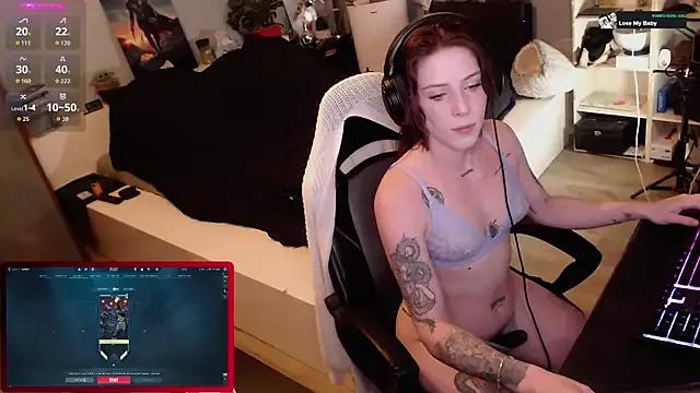 Horny_Makima — Naked + Finger pussy 