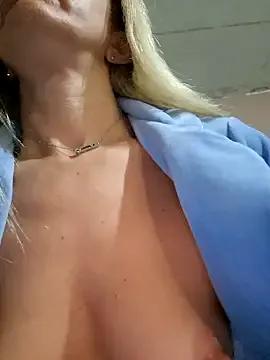 Miss____Mia_ on StripChat 