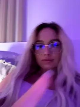 mollyxxx on StripChat 