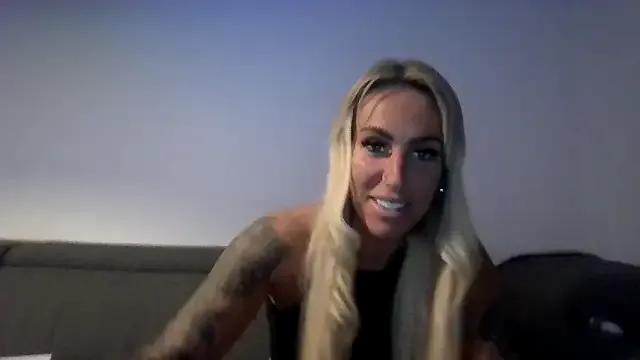 poppyinga1 on StripChat 