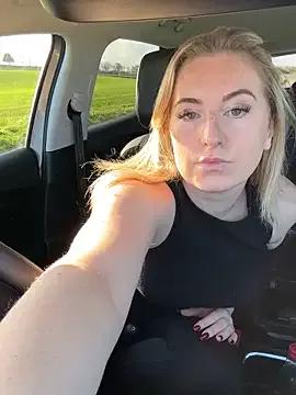 RebeccaSquirtsXXX — Rip tights & finger fuck upclose