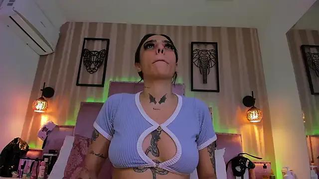 SamanthaAdele on StripChat 