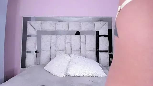 Sara_Greey on StripChat 