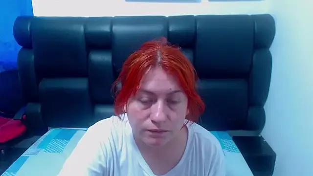 XxMiaSexxyHotxX on StripChat 