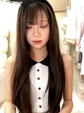 zaizaiNono on StripChat 